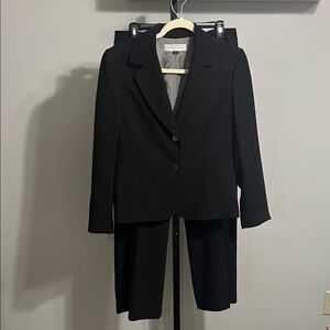 TAHARI ARTHUR S LEVINE SZ 10P 2 piece pin stripe suit set women’s jacket #645